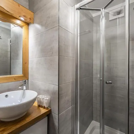 Jean Blanc - 3 Pieces Pour 4 Personnes 764 * Courchevel